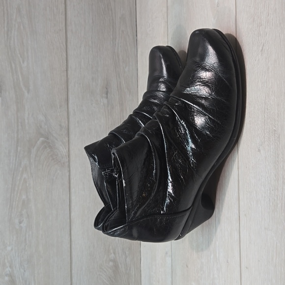 Naot Women Advance Glossy Ankle Leather Heels Boots shoes sz 40/9 - Picture 2 of 15